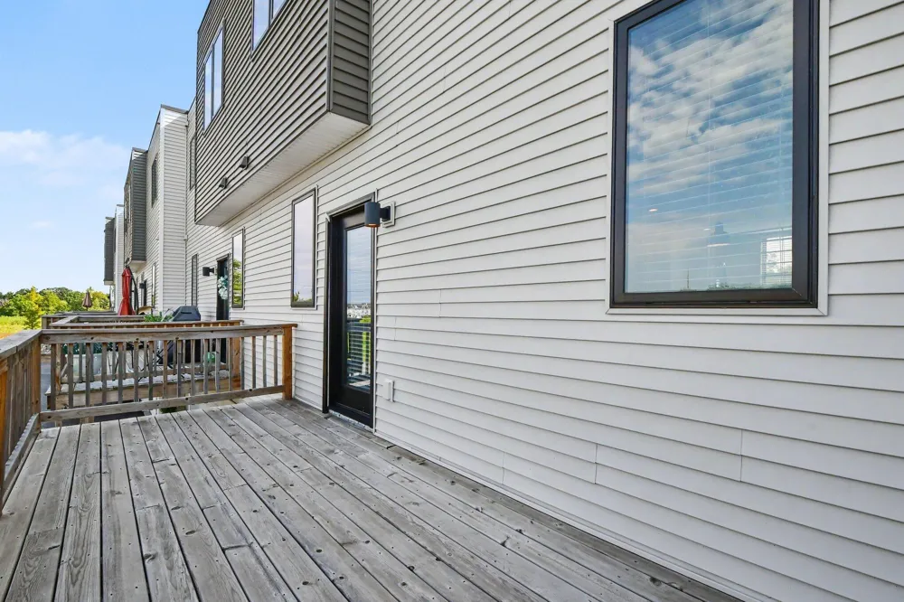 6011 Port View Drive SE Grand Rapids, MI 49512