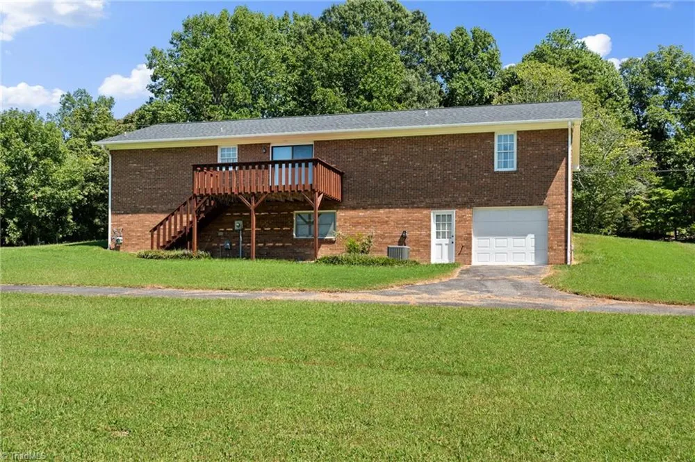 329 Henderson Drive Clemmons, NC 27012