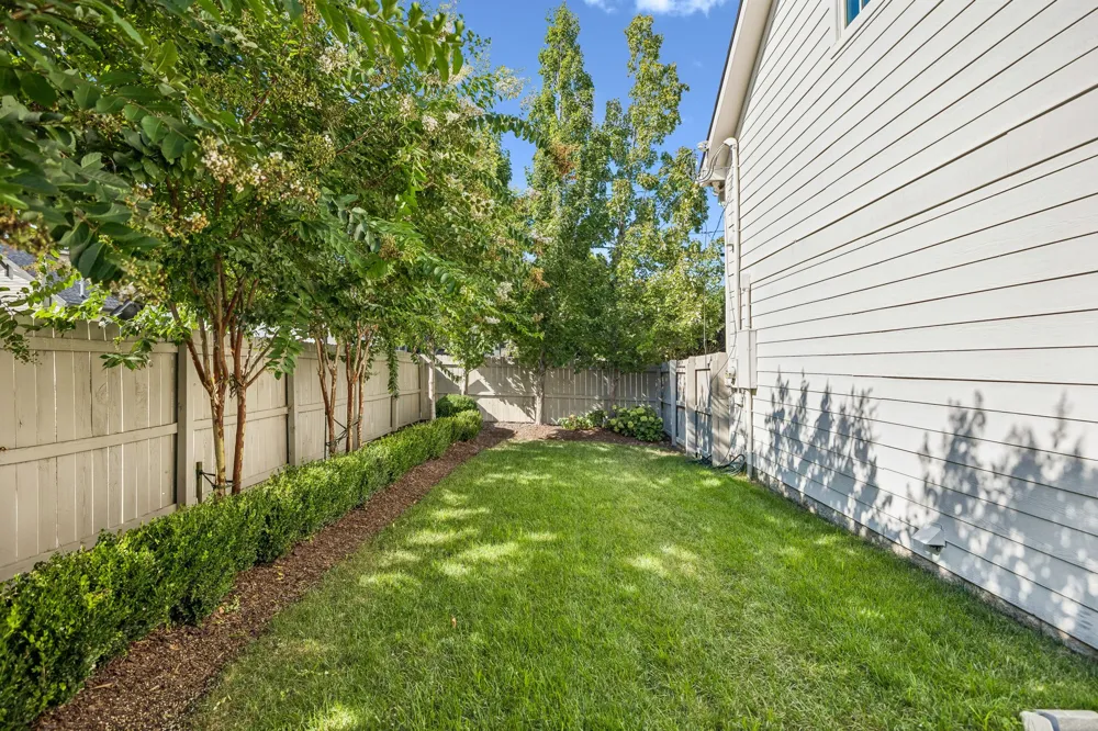 1320 Sweetbriar Ave Nashville, TN 37212