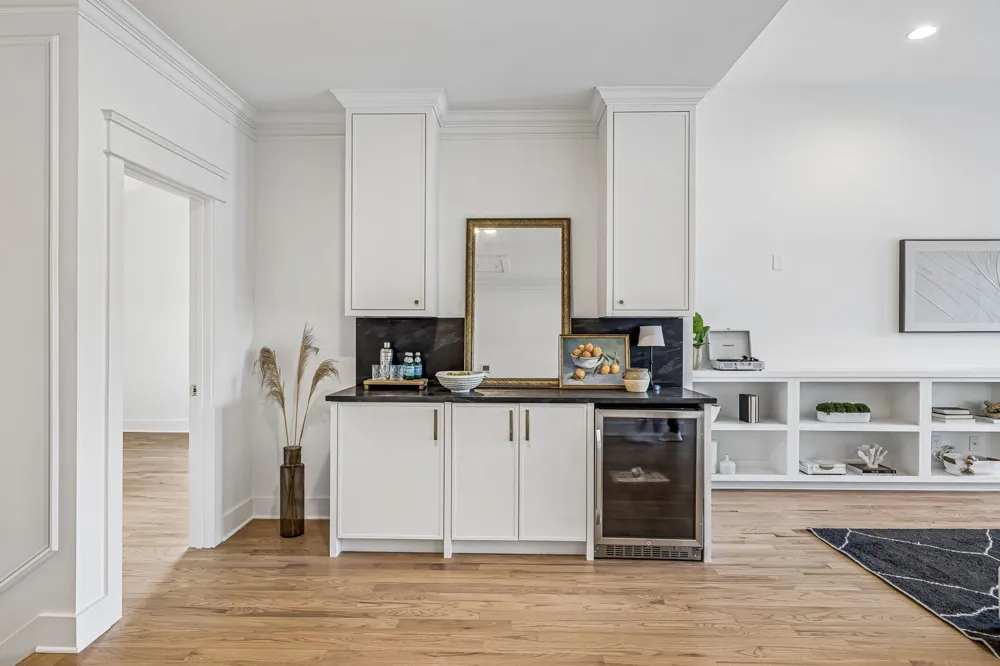 1320 Sweetbriar Ave Nashville, TN 37212