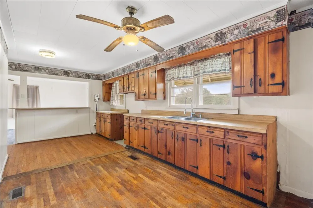 4386 Highway 337 LaFayette, GA 30728