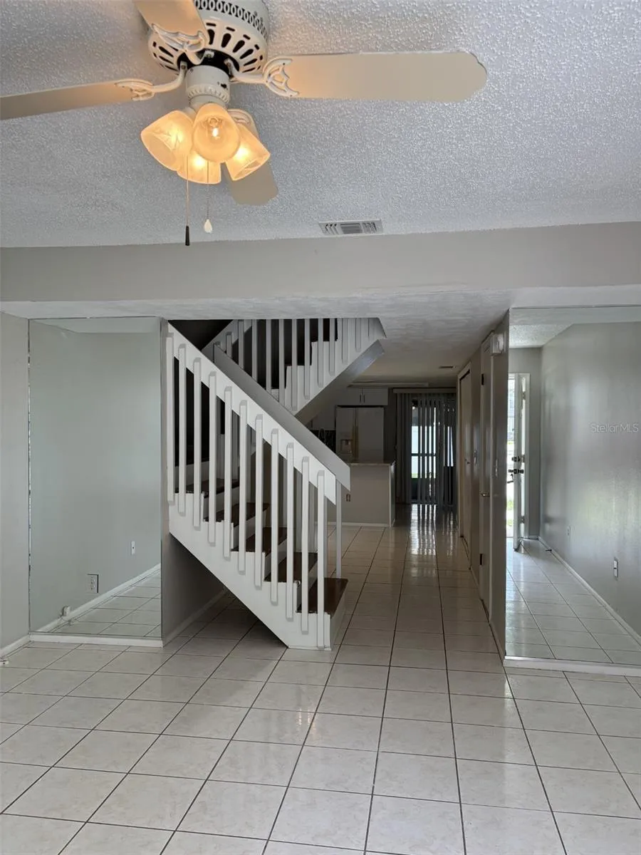 8525 J R MANOR DRIVE Tampa, FL 33634