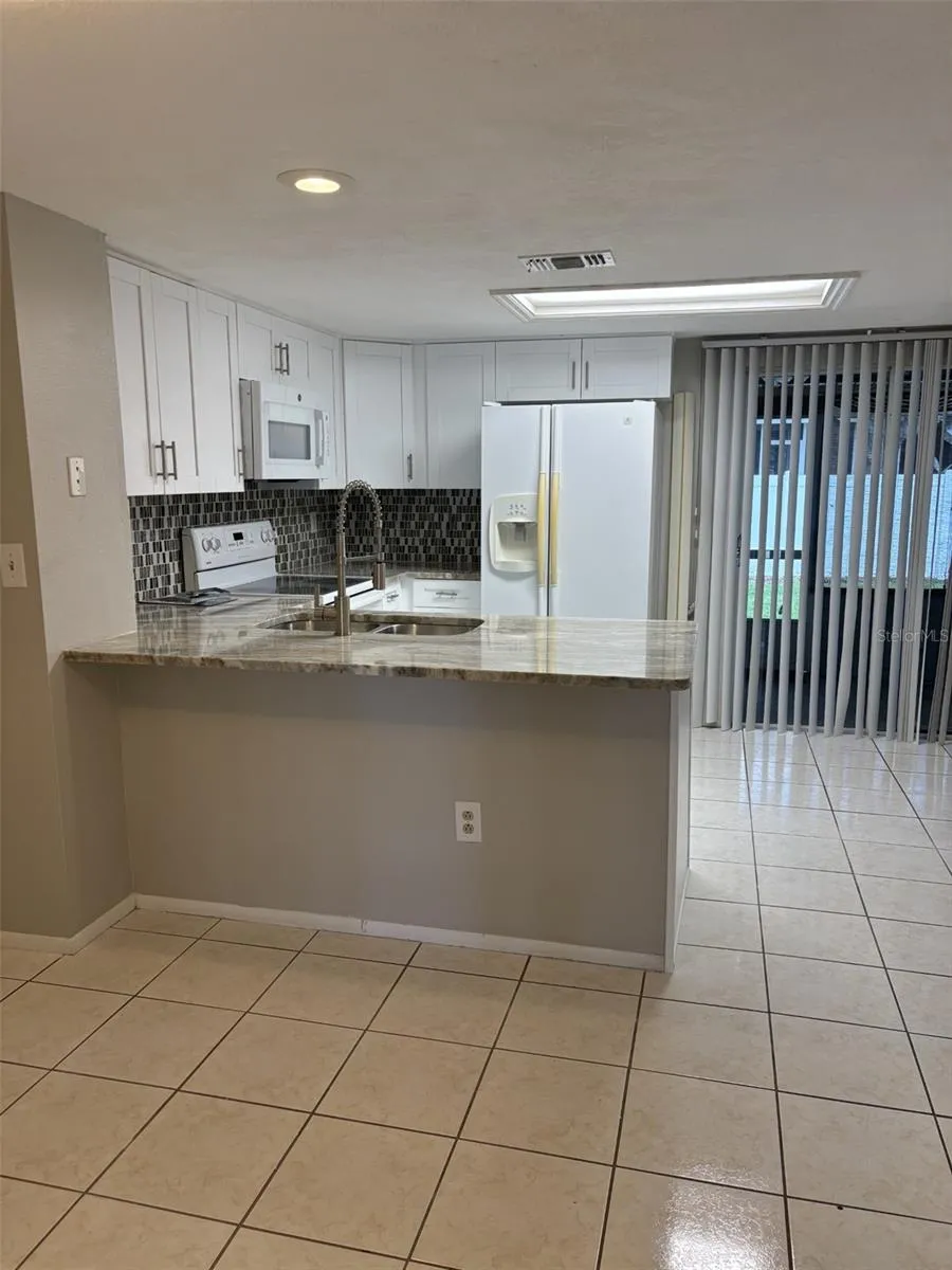 8525 J R MANOR DRIVE Tampa, FL 33634