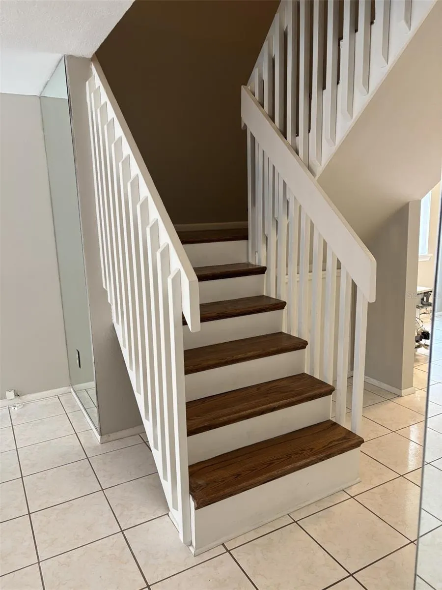 8525 J R MANOR DRIVE Tampa, FL 33634