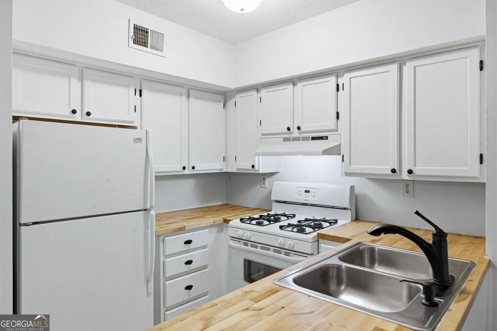 2052 Brian Way Decatur, GA 30033