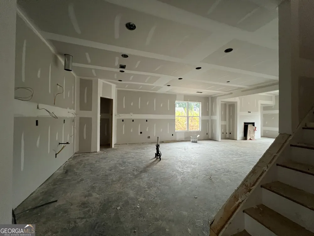 5659 Evelyn LN Flowery Branch, GA 30542