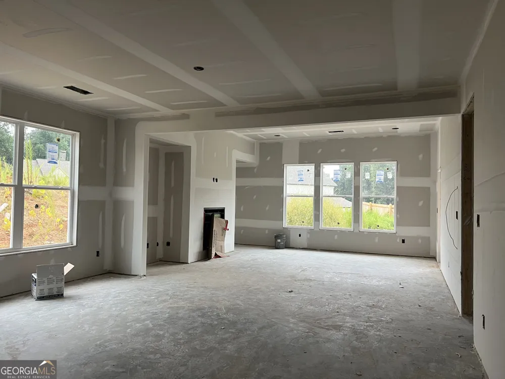 5659 Evelyn LN Flowery Branch, GA 30542