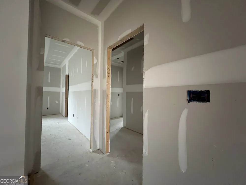 5659 Evelyn LN Flowery Branch, GA 30542