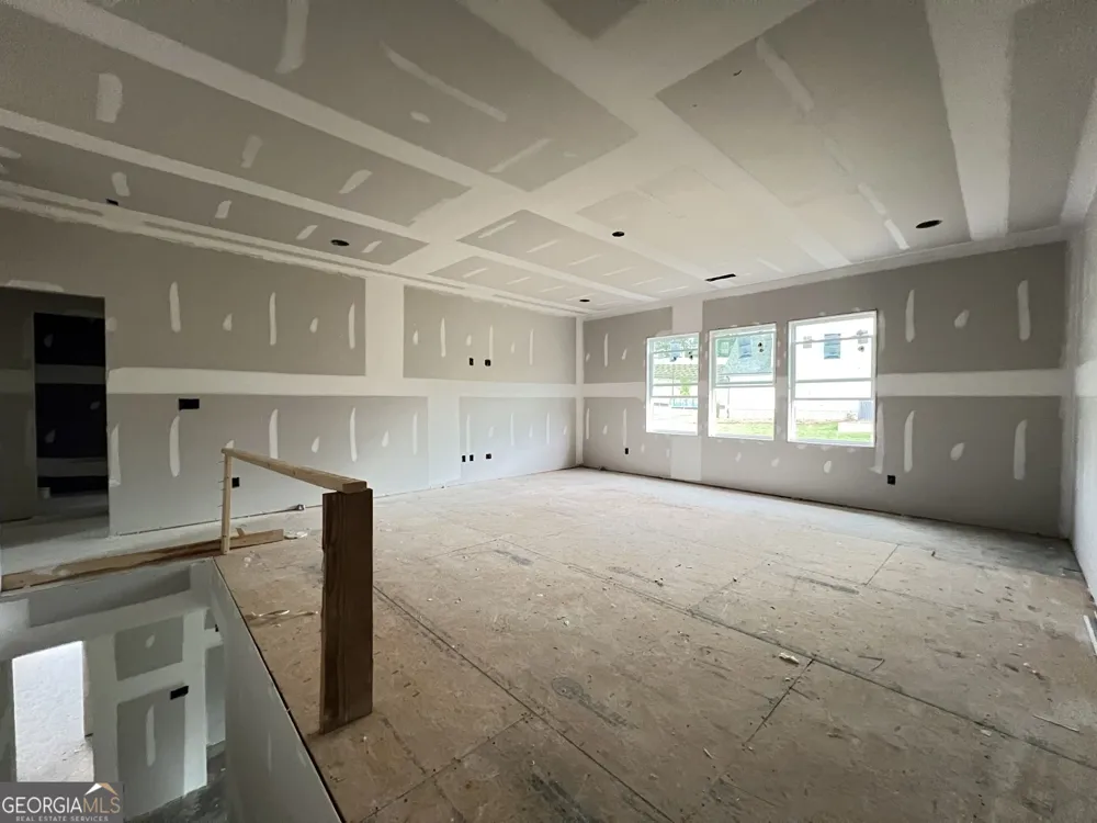 5659 Evelyn LN Flowery Branch, GA 30542