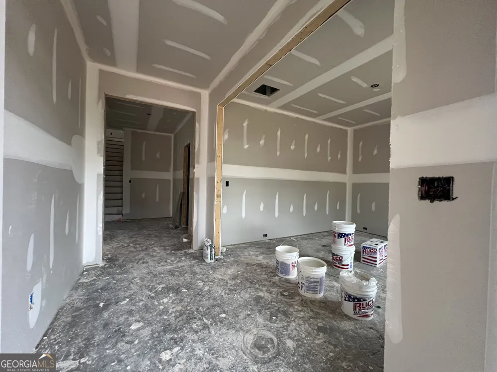 5659 Evelyn LN Flowery Branch, GA 30542