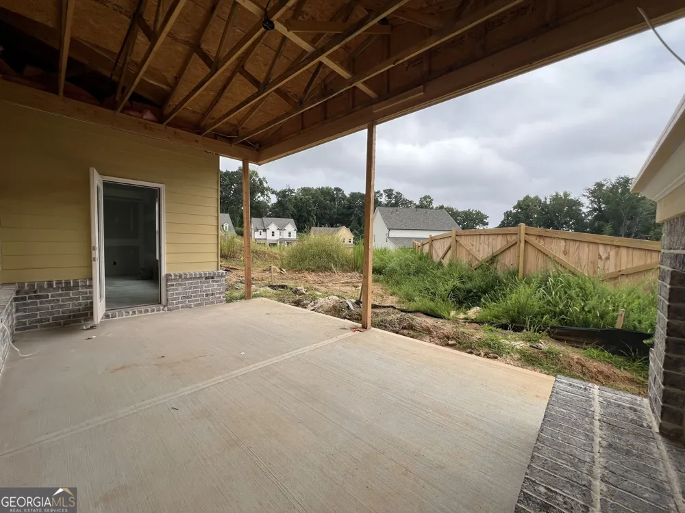 5659 Evelyn LN Flowery Branch, GA 30542