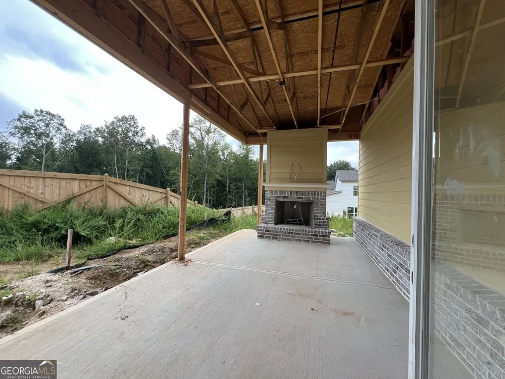 5659 Evelyn LN Flowery Branch, GA 30542