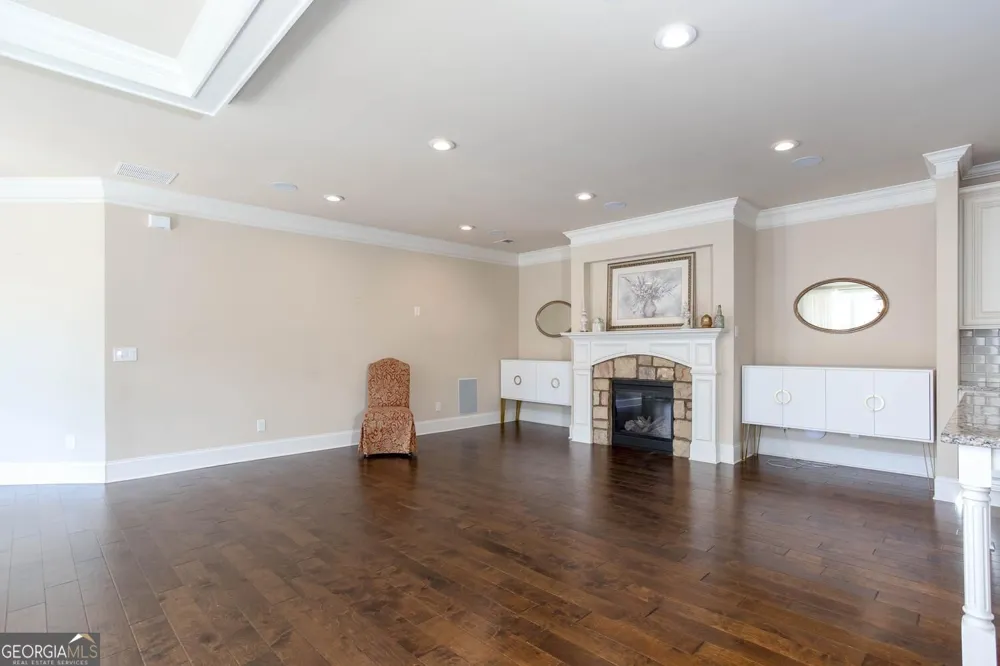 100 Batten Board WAY Woodstock, GA 30189