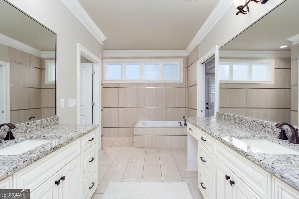 100 Batten Board WAY Woodstock, GA 30189