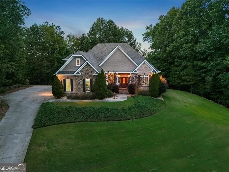 195 Fredericks CV Dawsonville, GA 30534
