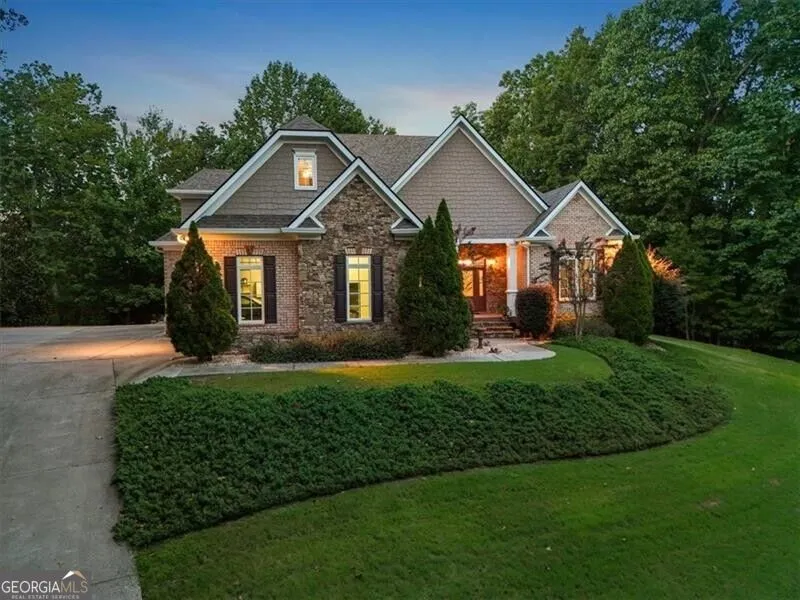 195 Fredericks CV Dawsonville, GA 30534