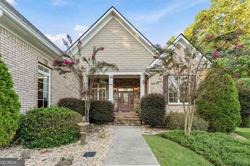 195 Fredericks CV Dawsonville, GA 30534