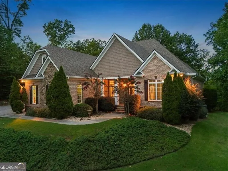 195 Fredericks CV Dawsonville, GA 30534