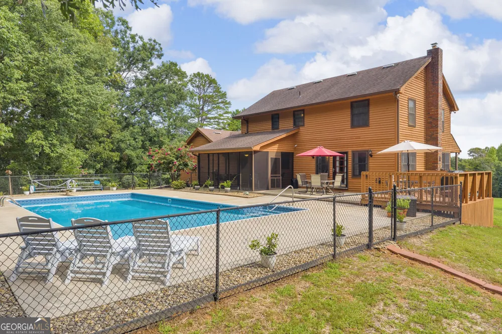 113 Cherokee Hills LN Toccoa, GA 30577