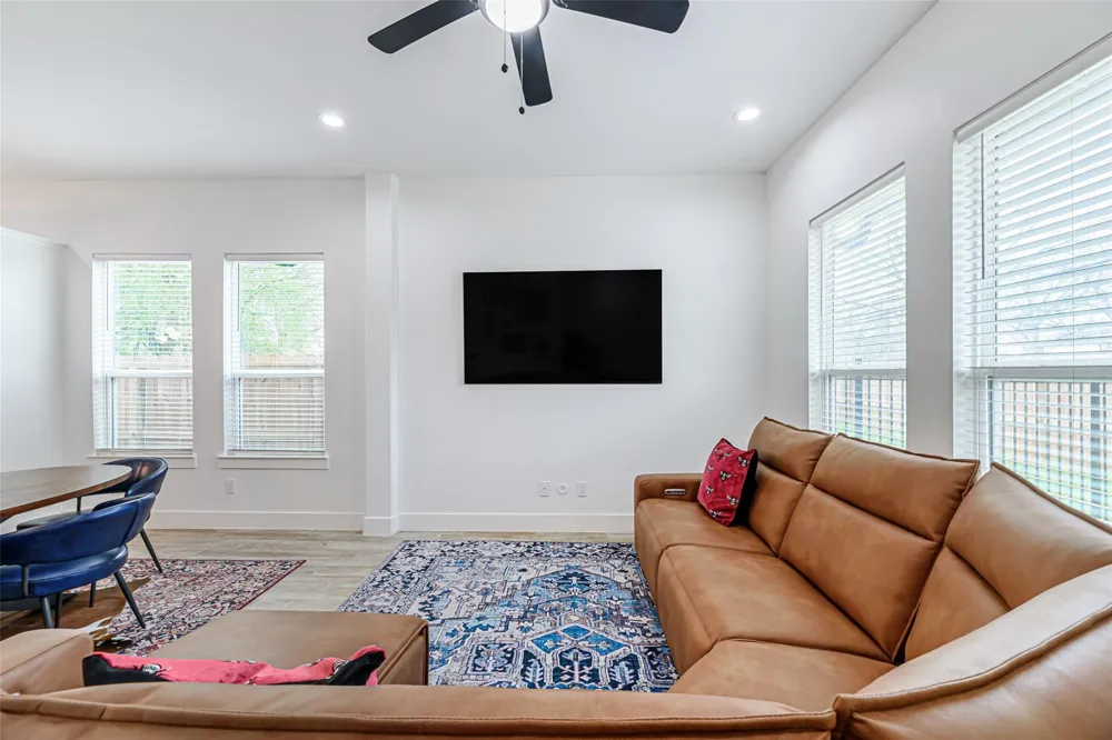 1273 Dewalt Street Houston, TX 77088