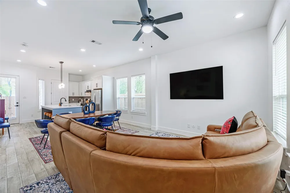 1273 Dewalt Street Houston, TX 77088