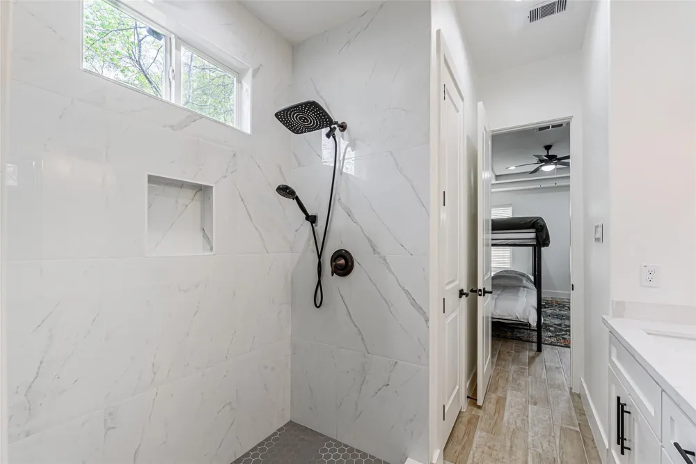 1273 Dewalt Street Houston, TX 77088