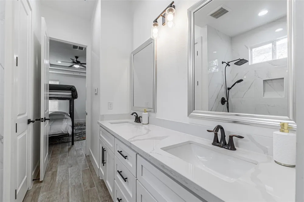 1273 Dewalt Street Houston, TX 77088