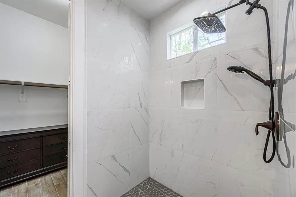 1273 Dewalt Street Houston, TX 77088