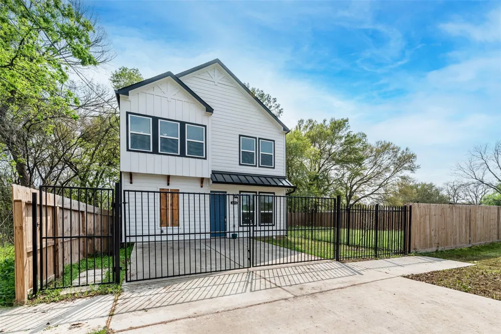 1273 Dewalt Street Houston, TX 77088