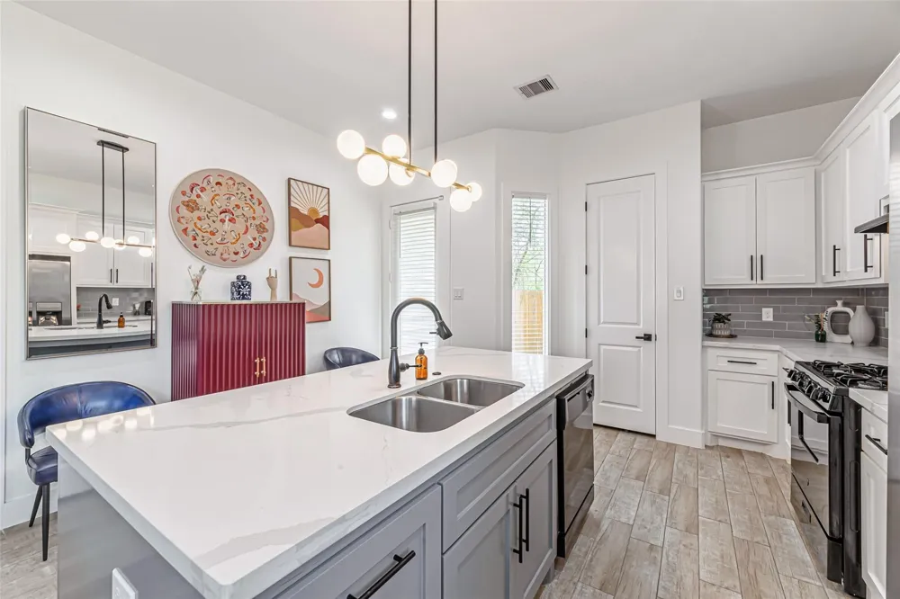1273 Dewalt Street Houston, TX 77088