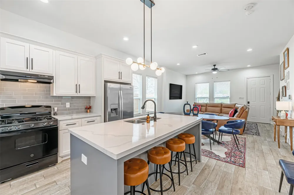 1273 Dewalt Street Houston, TX 77088