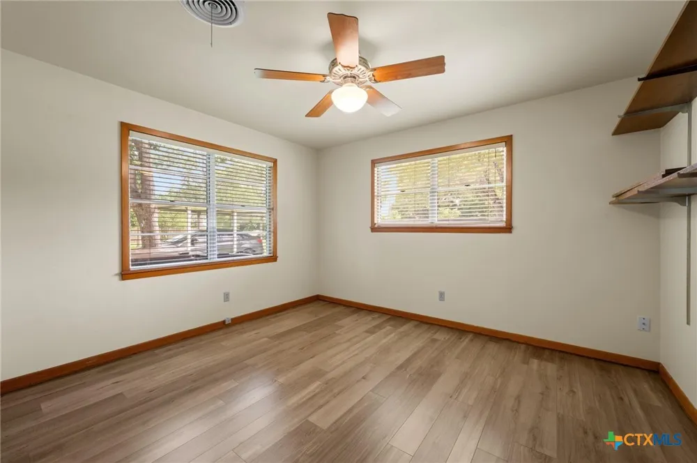201 Hillcrest Drive Luling, TX 78648