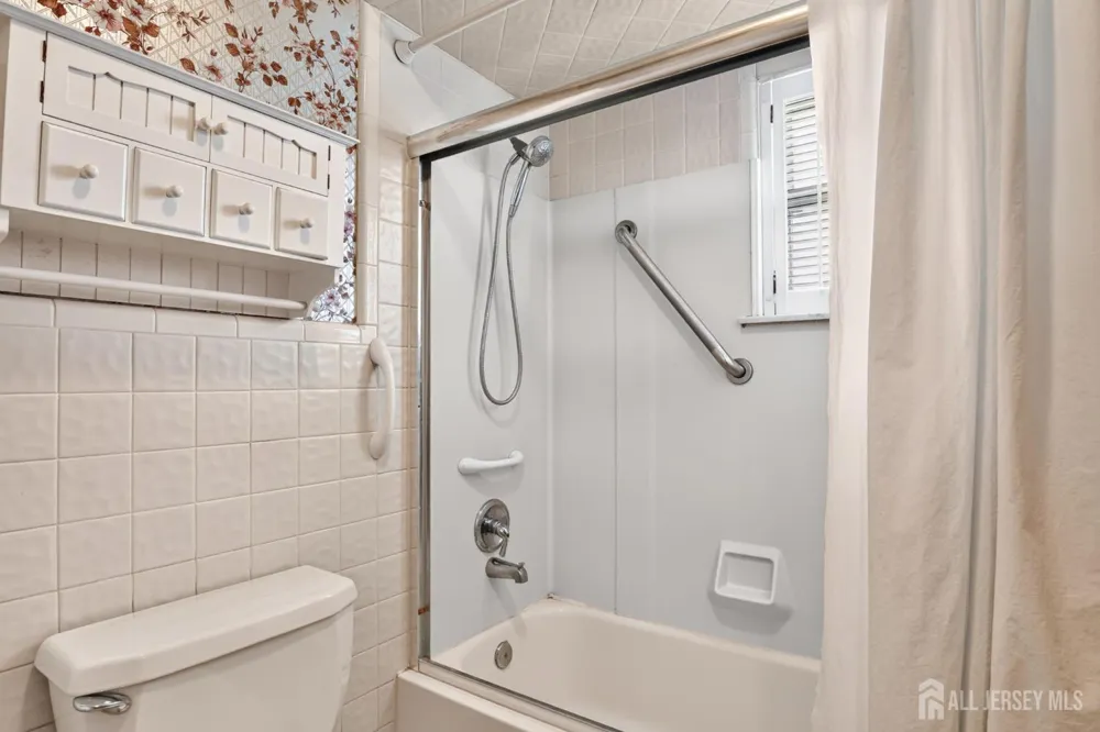 124 Kamm Avenue South River, NJ 08882