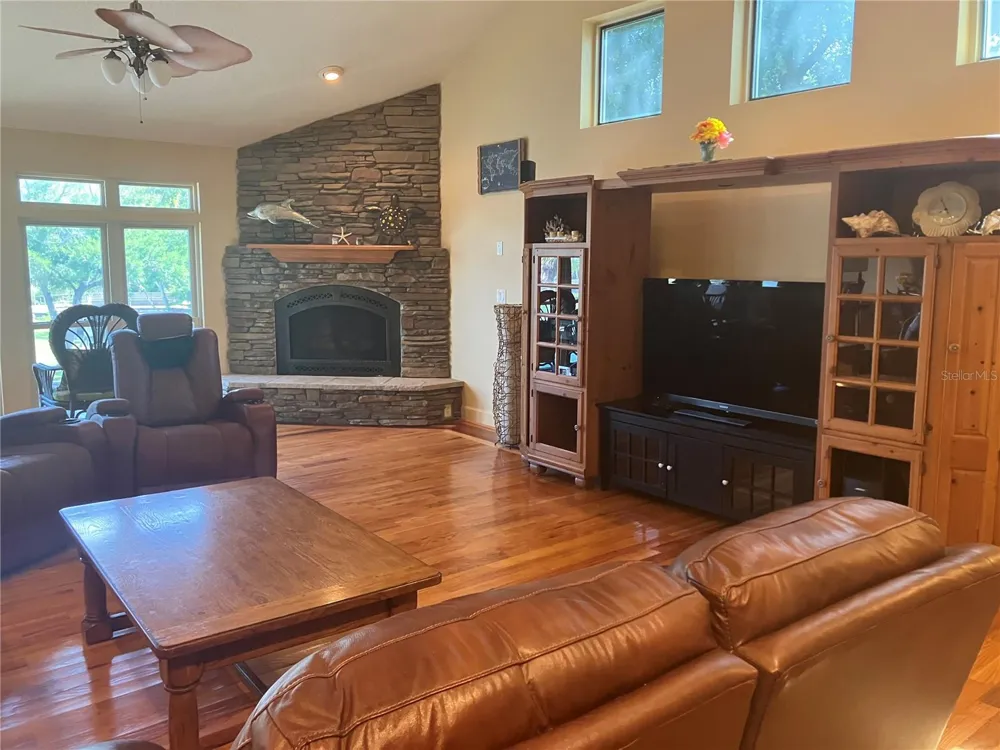 5361 CIRCLE DRIVE Weeki Wachee, FL 34607