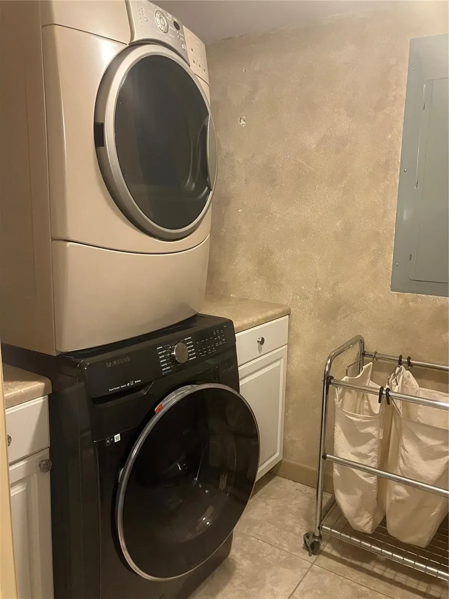 5361 CIRCLE DRIVE Weeki Wachee, FL 34607