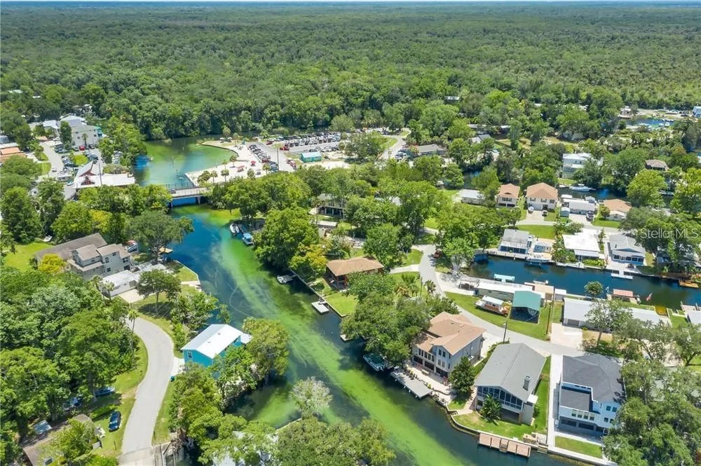 5361 CIRCLE DRIVE Weeki Wachee, FL 34607