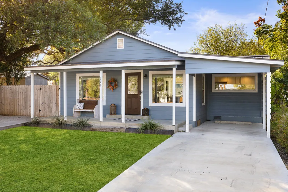 102 Ranchview Drive Johnson City, TX 78636