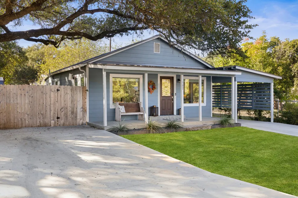 102 Ranchview Drive Johnson City, TX 78636