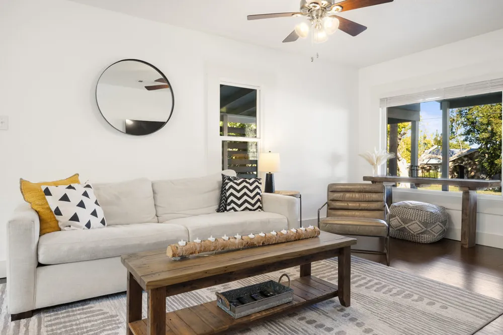 102 Ranchview Drive Johnson City, TX 78636