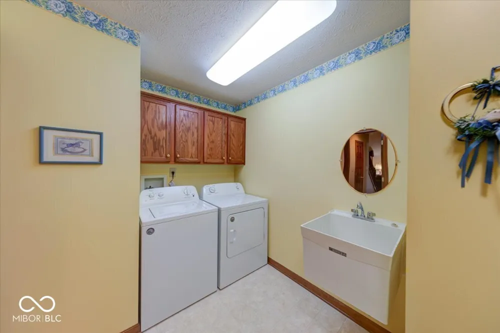 671 Brook Drive Greenwood, IN 46143