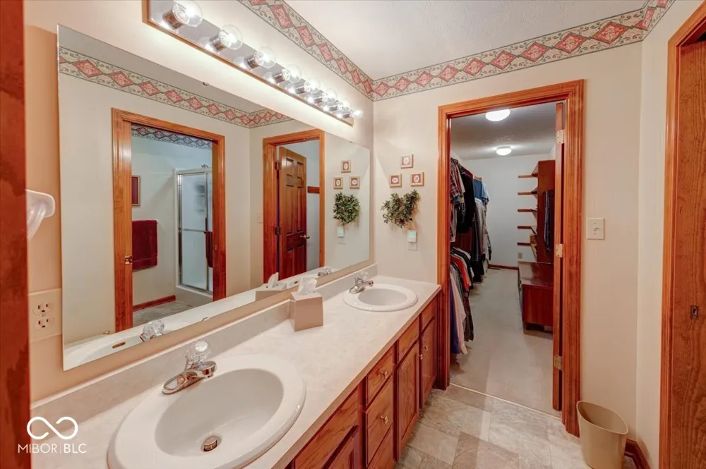 671 Brook Drive Greenwood, IN 46143