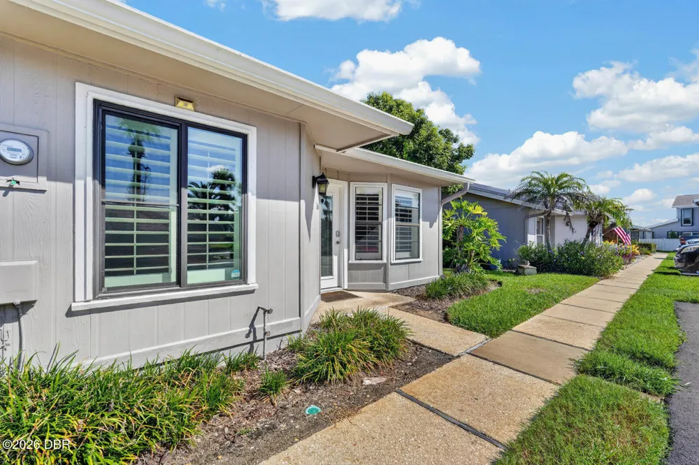 163 Breezeway Court New Smyrna Beach, FL 32169