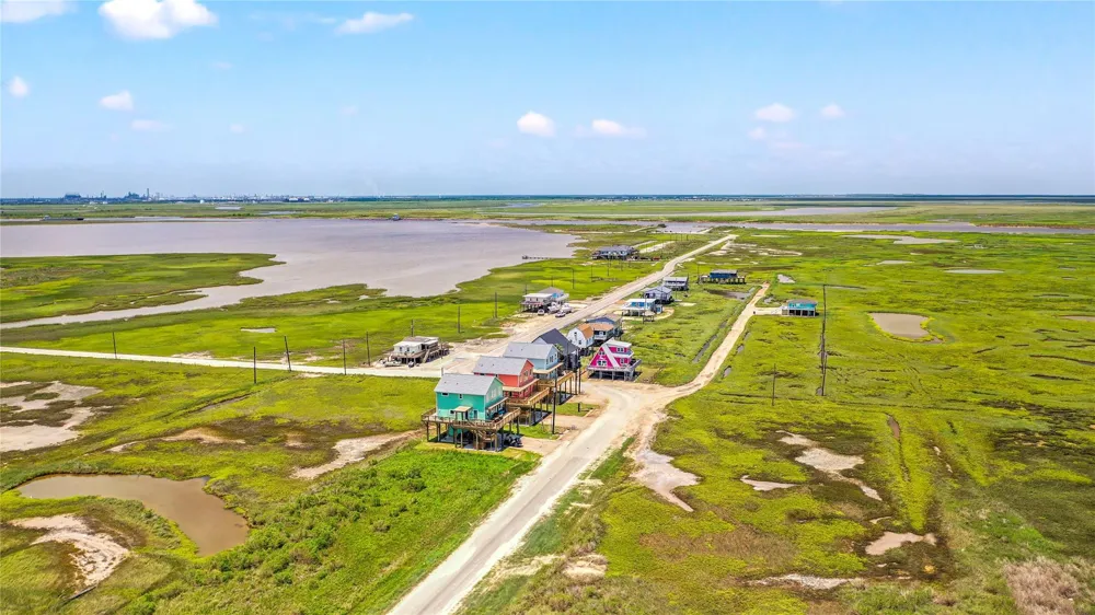234 Bay Avenue Surfside Beach, TX 77541