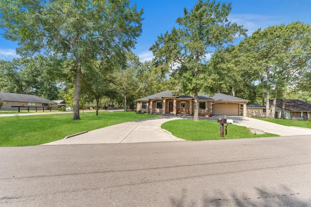 318 Shawnee Drive Conroe, TX 77316