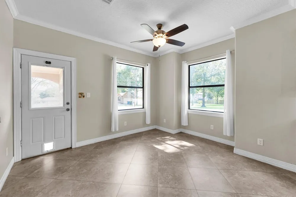 318 Shawnee Drive Conroe, TX 77316
