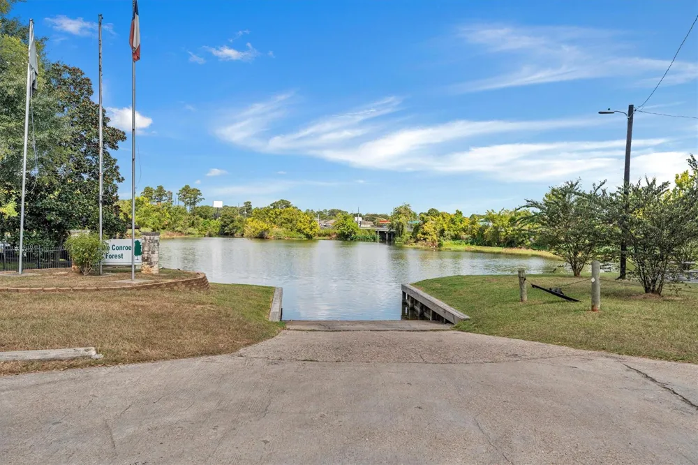 318 Shawnee Drive Conroe, TX 77316