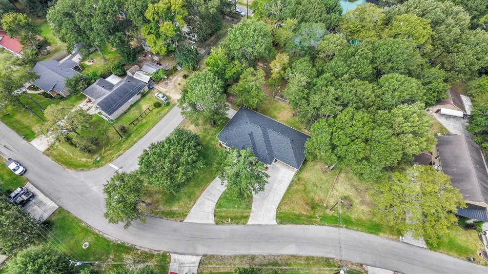 318 Shawnee Drive Conroe, TX 77316