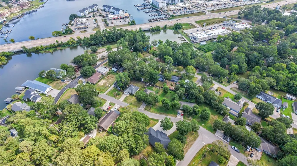 318 Shawnee Drive Conroe, TX 77316