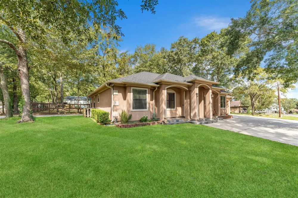 318 Shawnee Drive Conroe, TX 77316