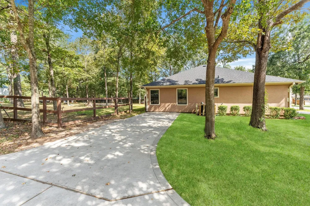 318 Shawnee Drive Conroe, TX 77316
